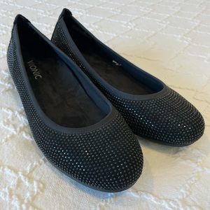 Vionic black Ballet Flats.  SPARKLY and adorable.   Never worn.   Size 7.5.